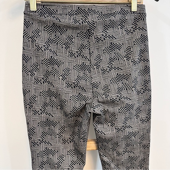 Joseph Ribkoff Pull On Pixie Pant Skinny Stretch Notched Geo Print 18352… - Picture 7 of 10